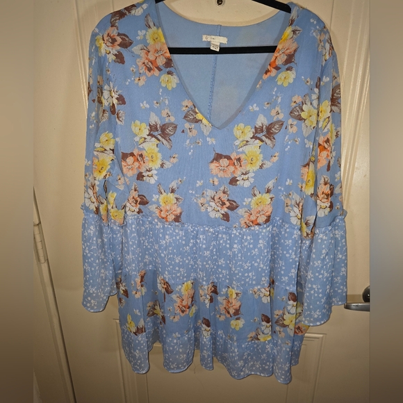 EST 1946 "Cato" Light Blue Floral V-Neck Tiered Peasant Top - Picture 2 of 9